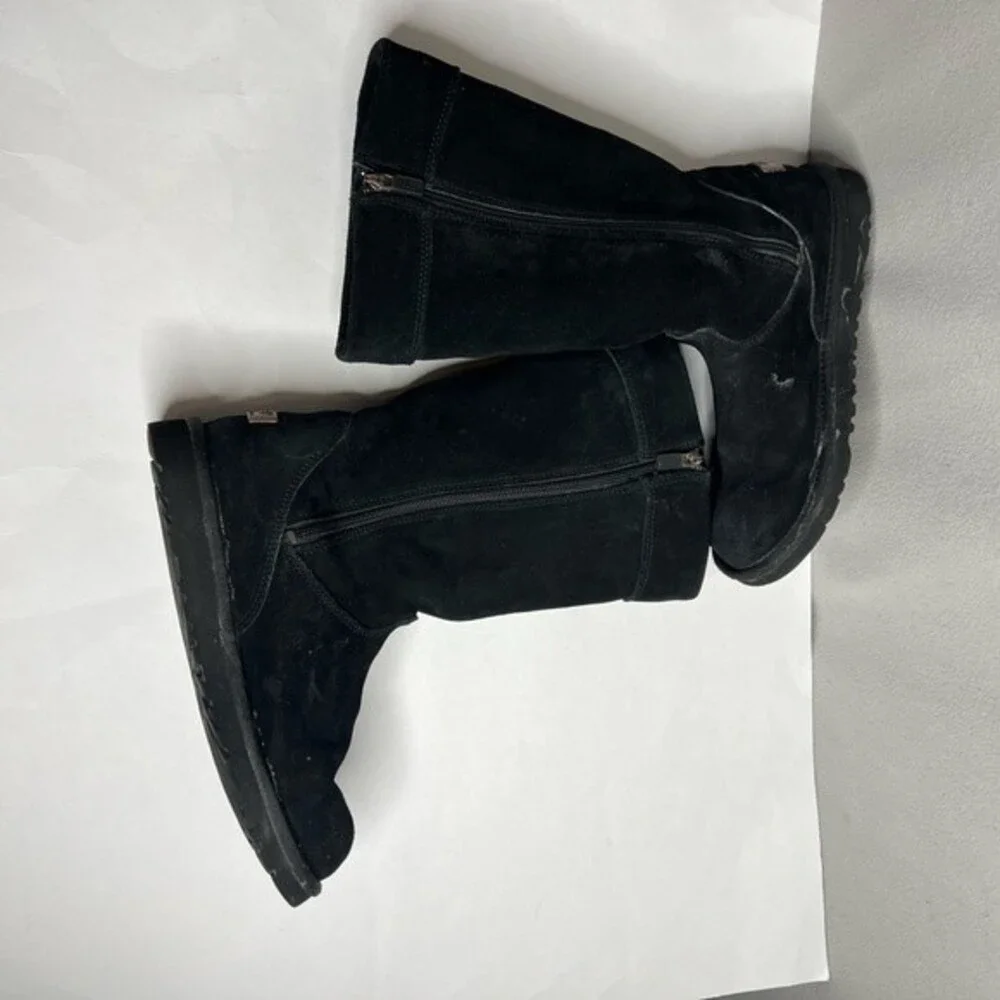 Ugg Women's Shoes Ugg Cargo 5918  Black Suede And Shearling Boots Size 6